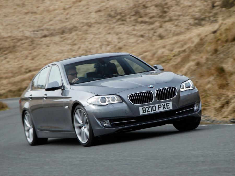  BMW 535i Sedan 2010 года  (UK) (фото 16 из 16)